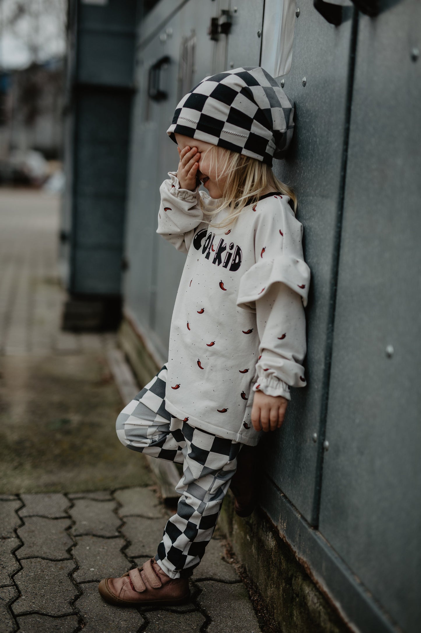 French Terry - Chili-Checkerboard - Hintergrundton "Dirty-Milk"