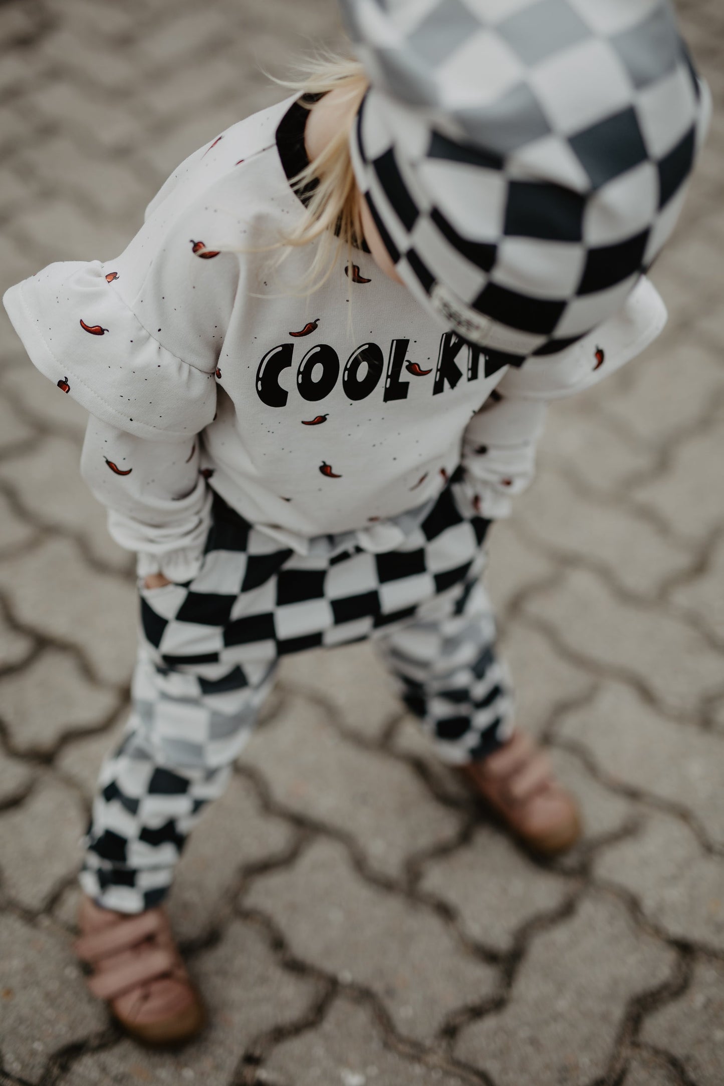 French Terry - Chili-Checkerboard - Hintergrundton "Dirty-Milk"
